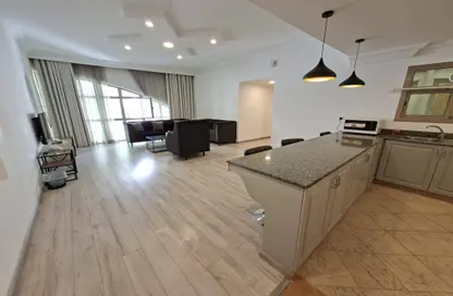 Apartment - 2 Bedrooms - 2 Bathrooms for rent in Sanabis - Manama - Capital Governorate