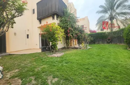 فيلا - 5 غرف نوم - 6 حمامات للايجار في الجنبية - المحافظة الشمالية