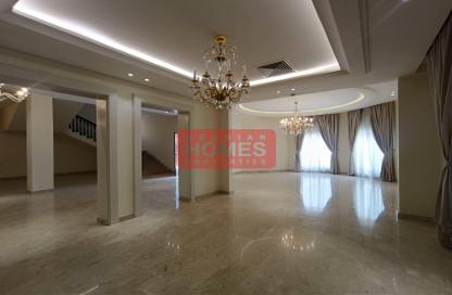Villa - 5 Bedrooms - 5 Bathrooms for rent in Tubli - Central Governorate