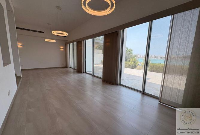 993788 - Property Image 3