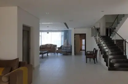 Villa - 5 Bedrooms - 7 Bathrooms for rent in Amwaj Avenue - Amwaj Islands - Muharraq Governorate