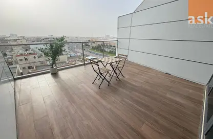 Apartment - 1 Bedroom - 2 Bathrooms for rent in Sanabis - Manama - Capital Governorate