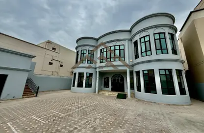 فيلا - 5 غرف نوم - 6 حمامات للبيع في سماهيج - المحرق