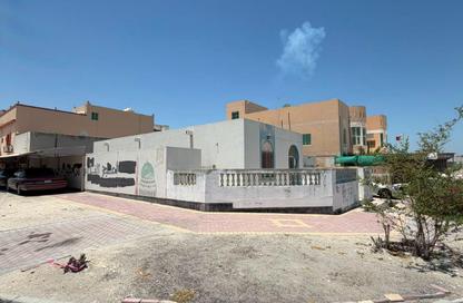 Villa - 3 Bedrooms - 2 Bathrooms for sale in Hamad Town - Northern Governorate Villa - 3 Bedrooms - 2 Bathrooms for sale in Hamad Town - Northern Governorate