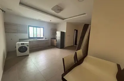Apartment - 2 Bedrooms - 2 Bathrooms for rent in Tubli - Central Governorate