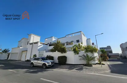 فيلا - 7 غرف نوم - 8 حمامات للبيع في الجنبية - المحافظة الشمالية