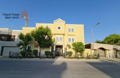 فيلا - 6 غرف نوم - 7 حمامات للبيع في توبلي - المحافظة الوسطى