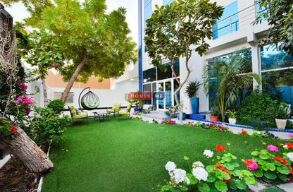 Villa - 7+ Bedrooms - 7+ Bathrooms for sale in Sanad - Central Governorate