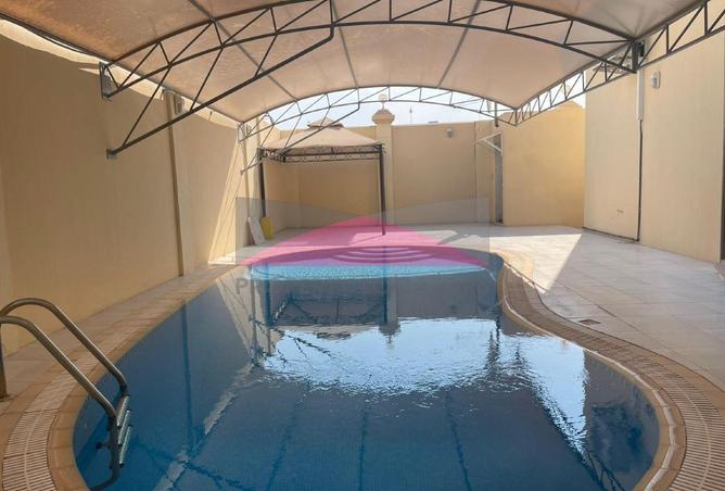 996910 - Property Image 2