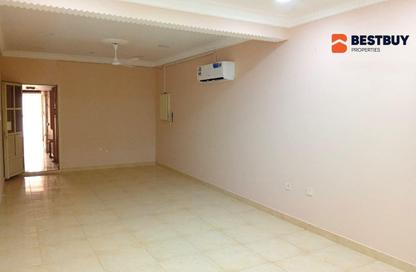 Apartment - Studio - 1 Bathroom for rent in Hidd - Muharraq Governorate Apartment - Studio - 1 Bathroom for rent in Hidd - Muharraq Governorate