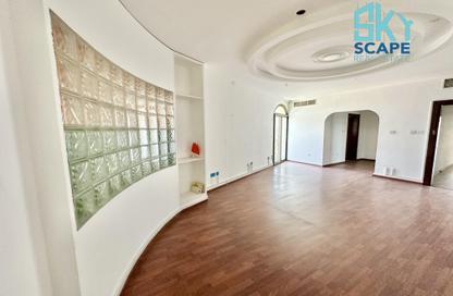 Office Space - Studio - 3 Bathrooms for rent in Zinj - Manama - Capital Governorate