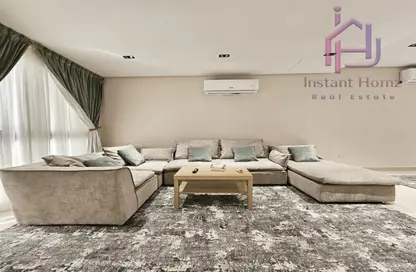 Compound - 5 Bedrooms - 6 Bathrooms for sale in Al Markh - Northern Governorate