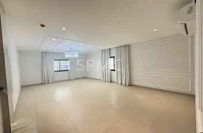 شقة - 4 غرف نوم - 4 حمامات للايجار في توبلي - المحافظة الوسطى