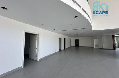 Show Room - Studio - 4 Bathrooms for rent in Seef - Capital Governorate