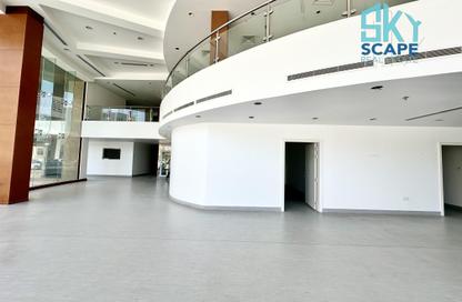 Show Room - Studio - 4 Bathrooms for rent in Seef - Capital Governorate