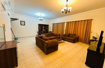 Apartment - 2 Bedrooms - 2 Bathrooms for rent in Al Juffair - Capital Governorate