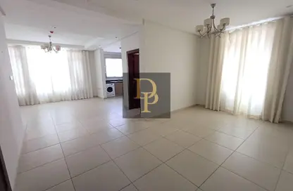 Apartment - 2 Bedrooms - 3 Bathrooms for rent in Janabiya - Northern Governorate