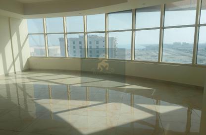 Apartment - 2 Bedrooms - 3 Bathrooms for sale in Hidd - Muharraq Governorate