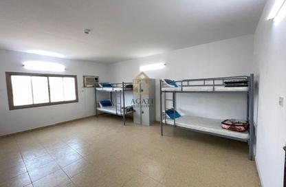 Staff Accommodation - Studio - 4 Bathrooms for rent in Hidd - Muharraq Governorate