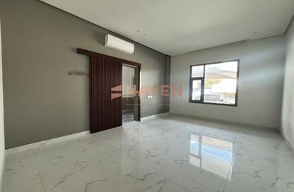 Apartment - 3 Bedrooms - 2 Bathrooms for rent in Maqabah - Northern Governorate