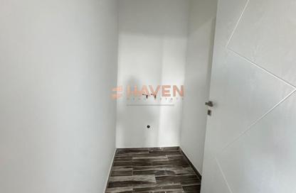 Apartment - 3 Bedrooms - 2 Bathrooms for rent in Maqabah - Northern Governorate Apartment - 3 Bedrooms - 2 Bathrooms for rent in Maqabah - Northern Governorate