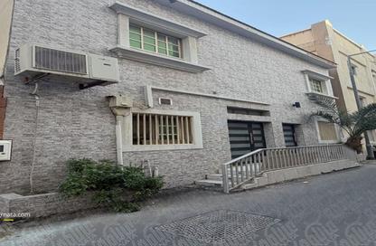 Villa - 4 - 4 for sale in Galali - Muharraq Governorate Villa - 4 - 4 for sale in Galali - Muharraq Governorate