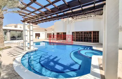 Villa - 4 Bedrooms - 6 Bathrooms for rent in Janabiya - Northern Governorate