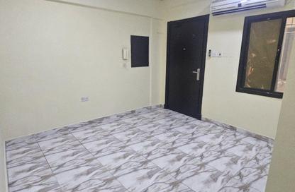 Apartment - Studio - 1 Bathroom for rent in Busaiteen - Muharraq Governorate