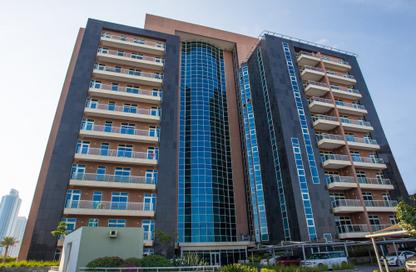 Apartment - 2 Bedrooms - 4 Bathrooms for rent in Reef Island - Capital Governorate