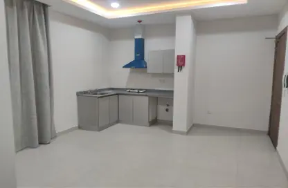 شقة - غرفة نوم - 1 حمام للايجار في قلالي - المحرق