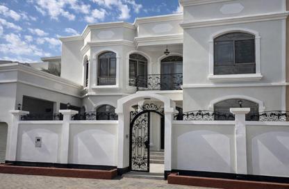 Villa - 4 Bedrooms - 5 Bathrooms for sale in Zinj - Manama - Capital Governorate