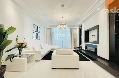 Apartment - 3 Bedrooms - 4 Bathrooms for rent in Al Juffair - Capital Governorate