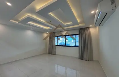 شقة - 2 غرف نوم - 4 حمامات للايجار في سار - المحافظة الشمالية