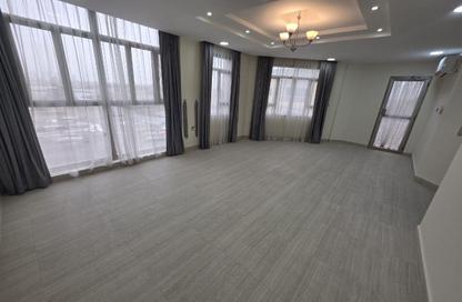 Apartment - 3 Bedrooms - 2 Bathrooms for rent in Hidd - Muharraq Governorate