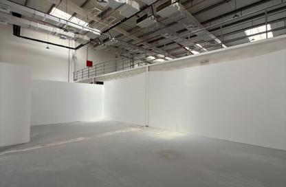 Warehouse - Studio - 2 Bathrooms for rent in Hidd - Muharraq Governorate