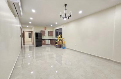 Apartment - 1 Bedroom - 1 Bathroom for rent in Al Burhama - Manama - Capital Governorate