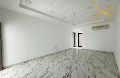 Office Space - 2 Bedrooms - 2 Bathrooms for rent in Galali - Muharraq Governorate