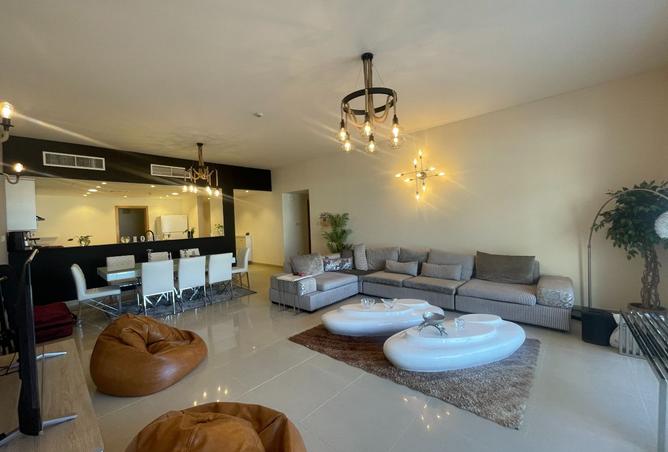 987853 - Property Image 2