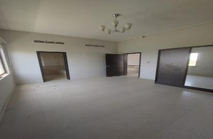 Villa - 4 Bedrooms - 3 Bathrooms for rent in Janabiya - Northern Governorate