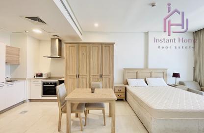Apartment - Studio - 2 Bathrooms for rent in Al Juffair - Capital Governorate