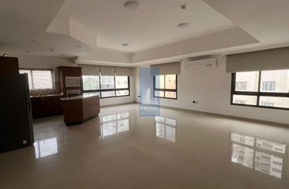 Apartment - 3 - 3 for rent in Al Juffair - Capital Governorate