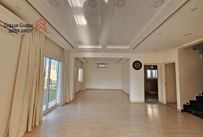 981632 - Property Image 2