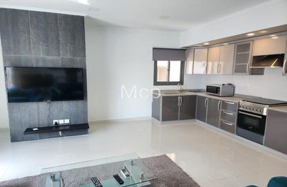 Apartment - 2 Bedrooms - 3 Bathrooms for rent in Janabiya - Northern Governorate