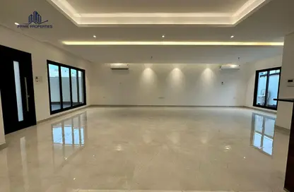 Villa - 3 Bedrooms - 4 Bathrooms for rent in Busaiteen - Muharraq Governorate