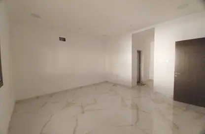 شقة - 2 غرف نوم - 2 حمامات للايجار في سند - المحافظة الوسطى