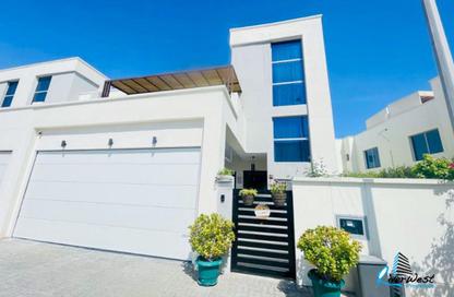 Apartment - 4 Bedrooms - 5 Bathrooms for sale in Diyar Al Muharraq - Muharraq Governorate