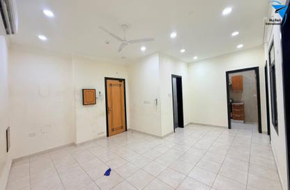 Apartment - 2 Bedrooms - 2 Bathrooms for rent in Um Al Hasam - Manama - Capital Governorate