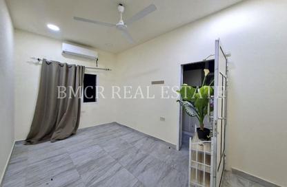 Apartment - Studio - 1 Bathroom for rent in Gudaibiya - Manama - Capital Governorate