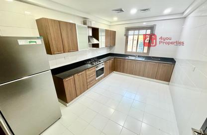 Apartment - 2 Bedrooms - 2 Bathrooms for rent in Mahooz - Manama - Capital Governorate