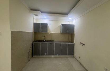 Apartment - 2 Bedrooms - 2 Bathrooms for rent in Tubli - Central Governorate